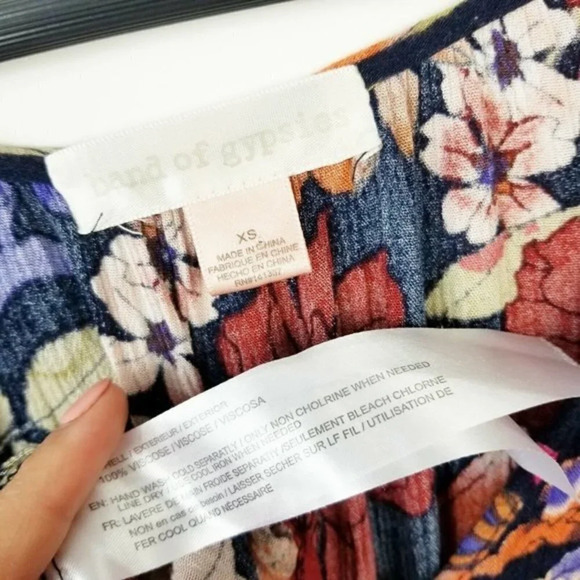 Band of Gypsies Women's XS Elastic Waist Long Sleeve Blue Floral Crepe Romper - Picture 6 of 6